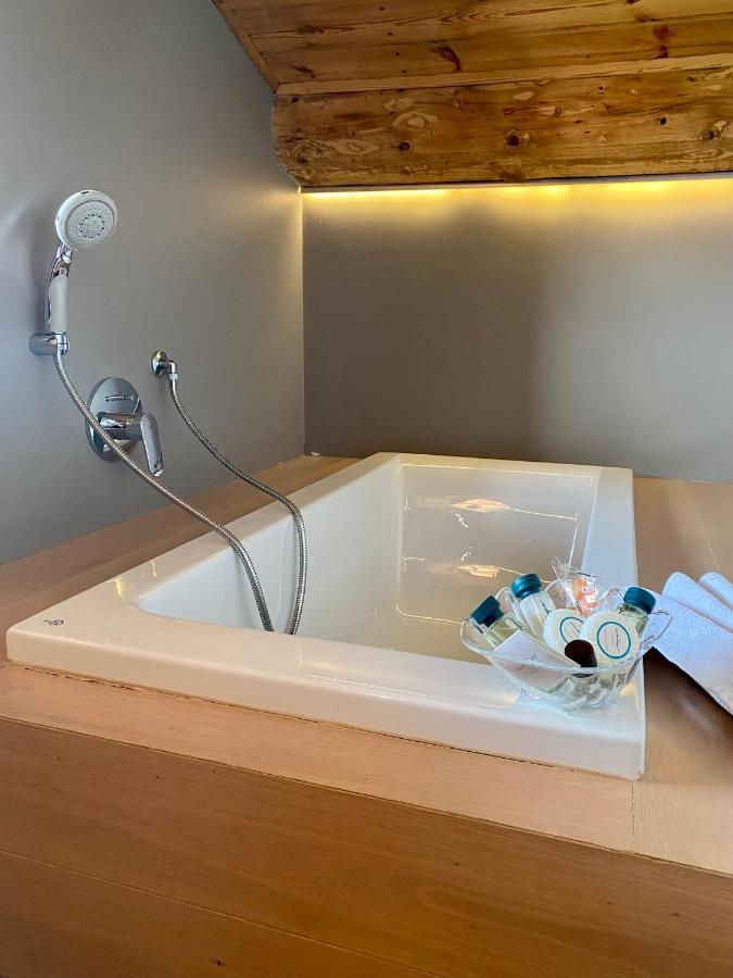 Rutzer Hotel Ristorante & Panoramic Spa อาเซียโก ภายนอก รูปภาพ